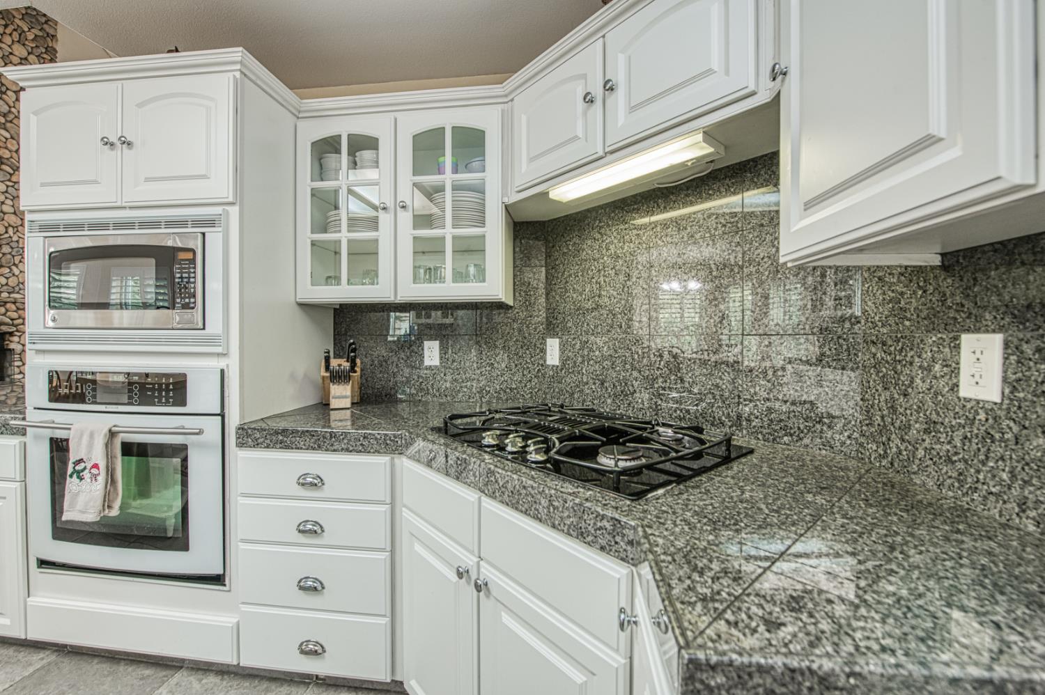 40416 Wild Rose Ln, Shaver Lake, CA 93664