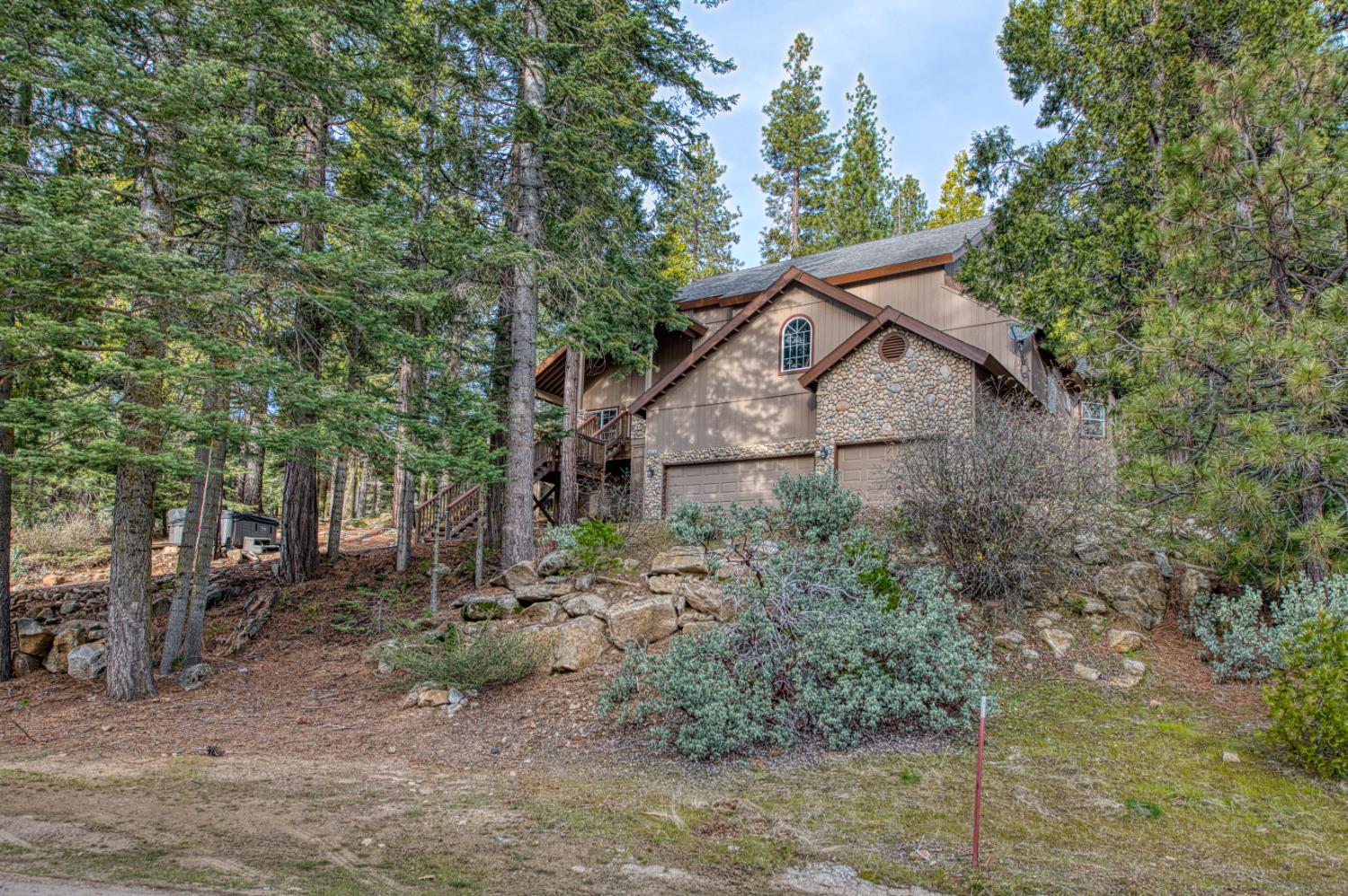 40416 Wild Rose Ln, Shaver Lake, CA 93664