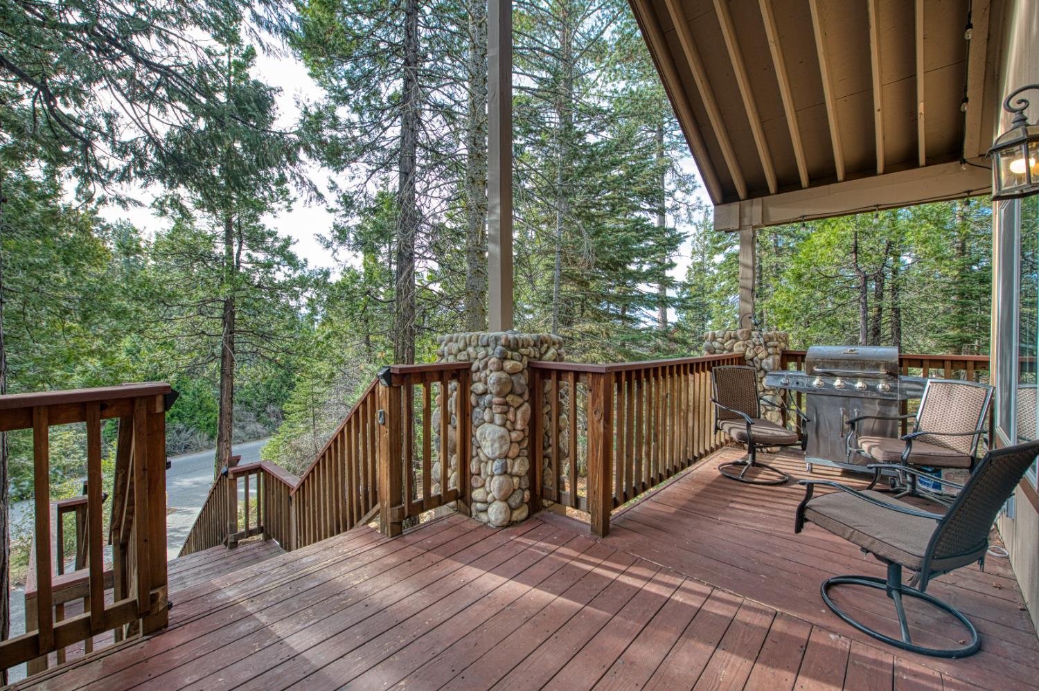 40416 Wild Rose Ln, Shaver Lake, CA 93664