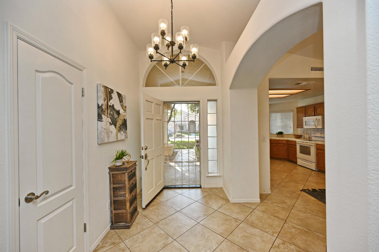 1786 E Everglade Ave, Fresno, CA 93720