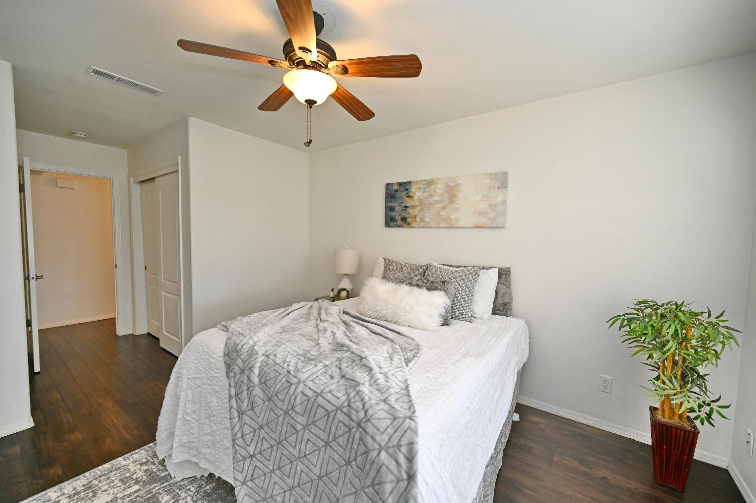 1786 E Everglade Ave, Fresno, CA 93720