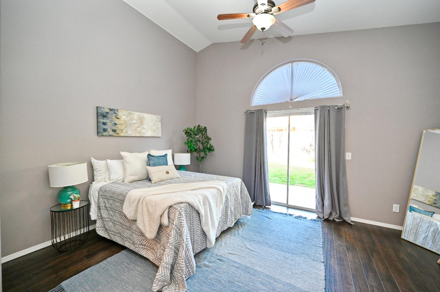 1786 E Everglade Ave, Fresno, CA 93720