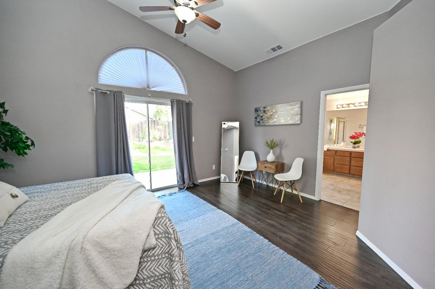 1786 E Everglade Ave, Fresno, CA 93720