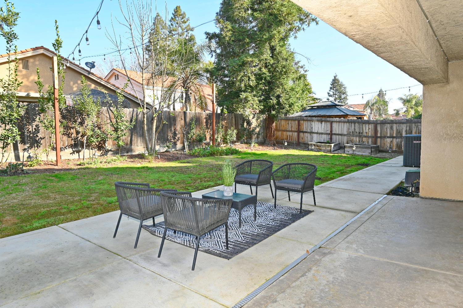 1786 E Everglade Ave, Fresno, CA 93720