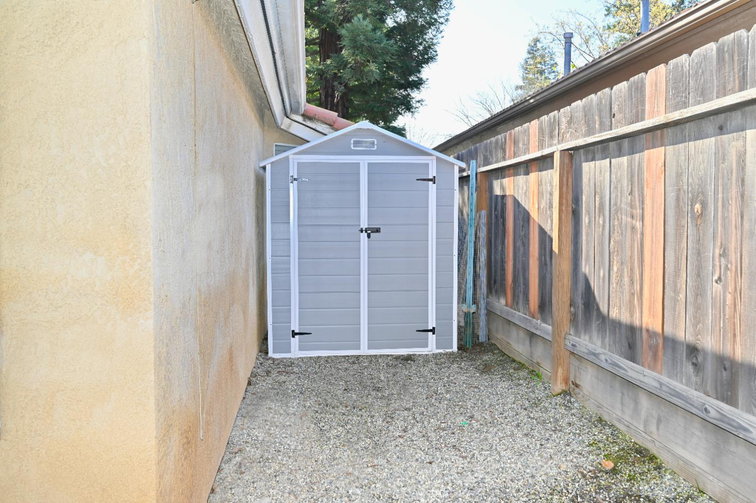 1786 E Everglade Ave, Fresno, CA 93720