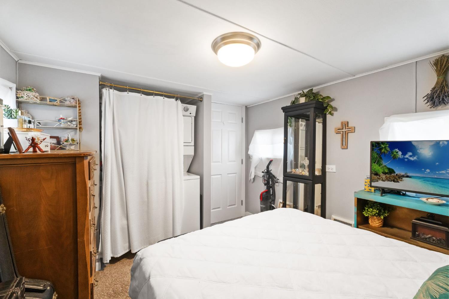 1941 N Golden State Blvd #50, Fresno, CA 93705