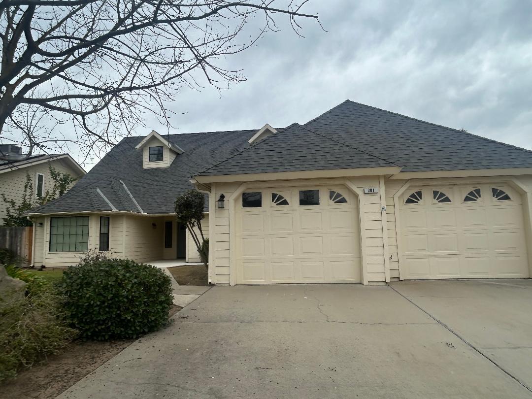 301 W Paul Ave, Clovis, CA 93612