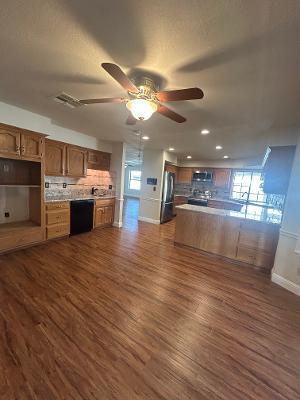 301 W Paul Ave, Clovis, CA 93612