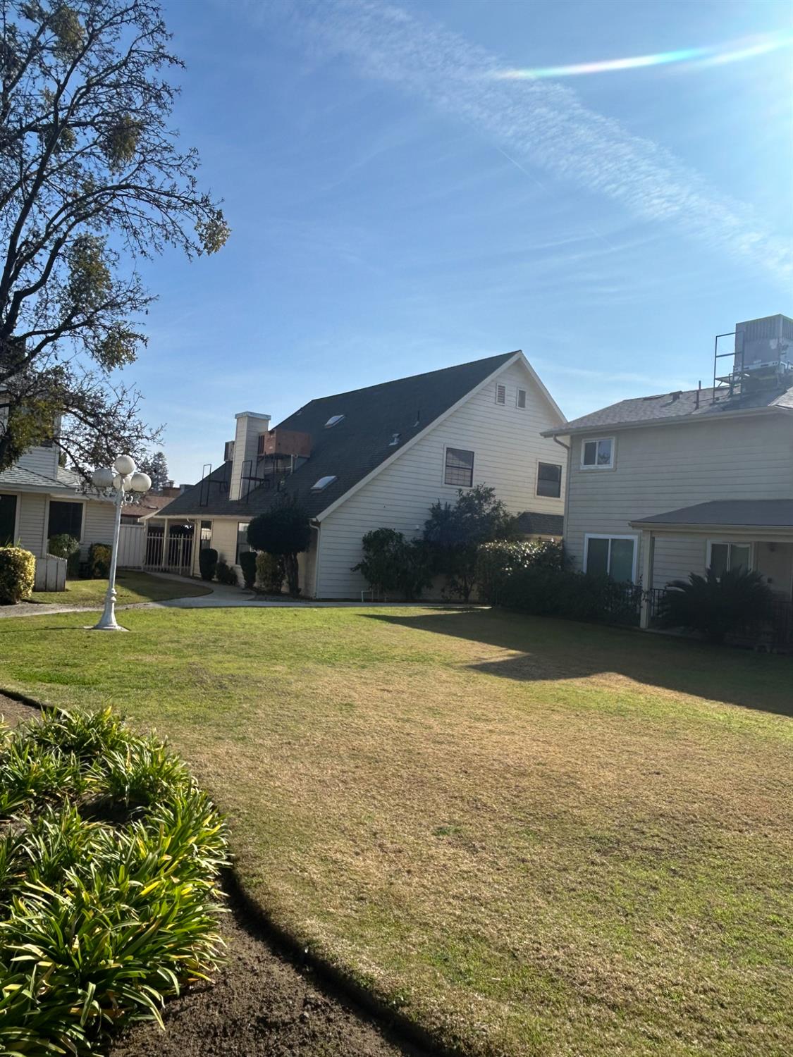 301 W Paul Ave, Clovis, CA 93612