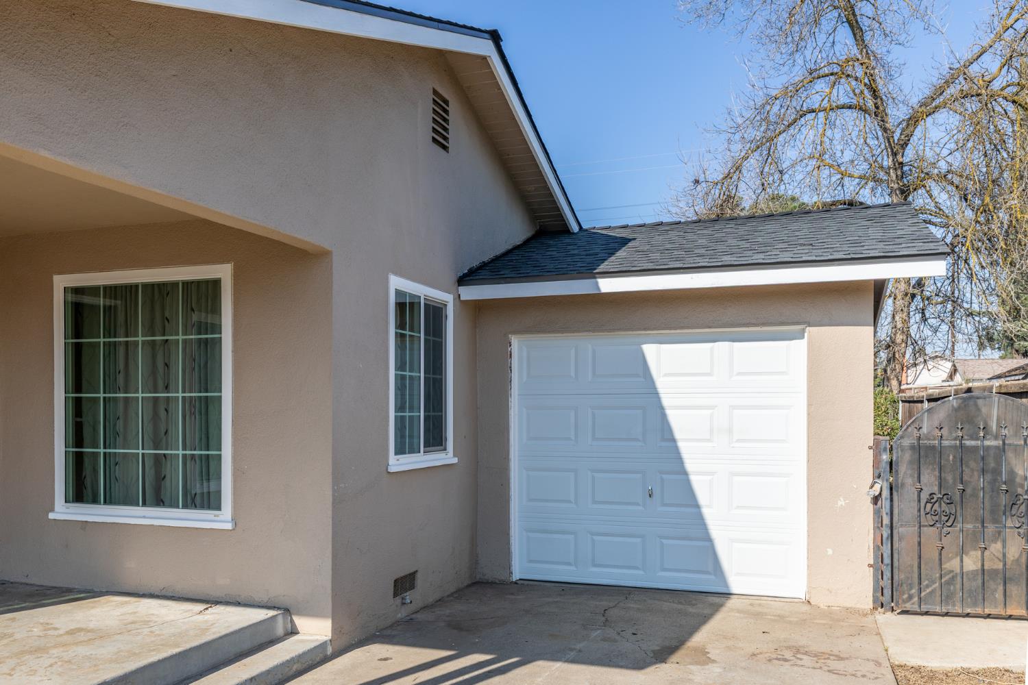 266 E Linden Ave, Reedley, CA 93654