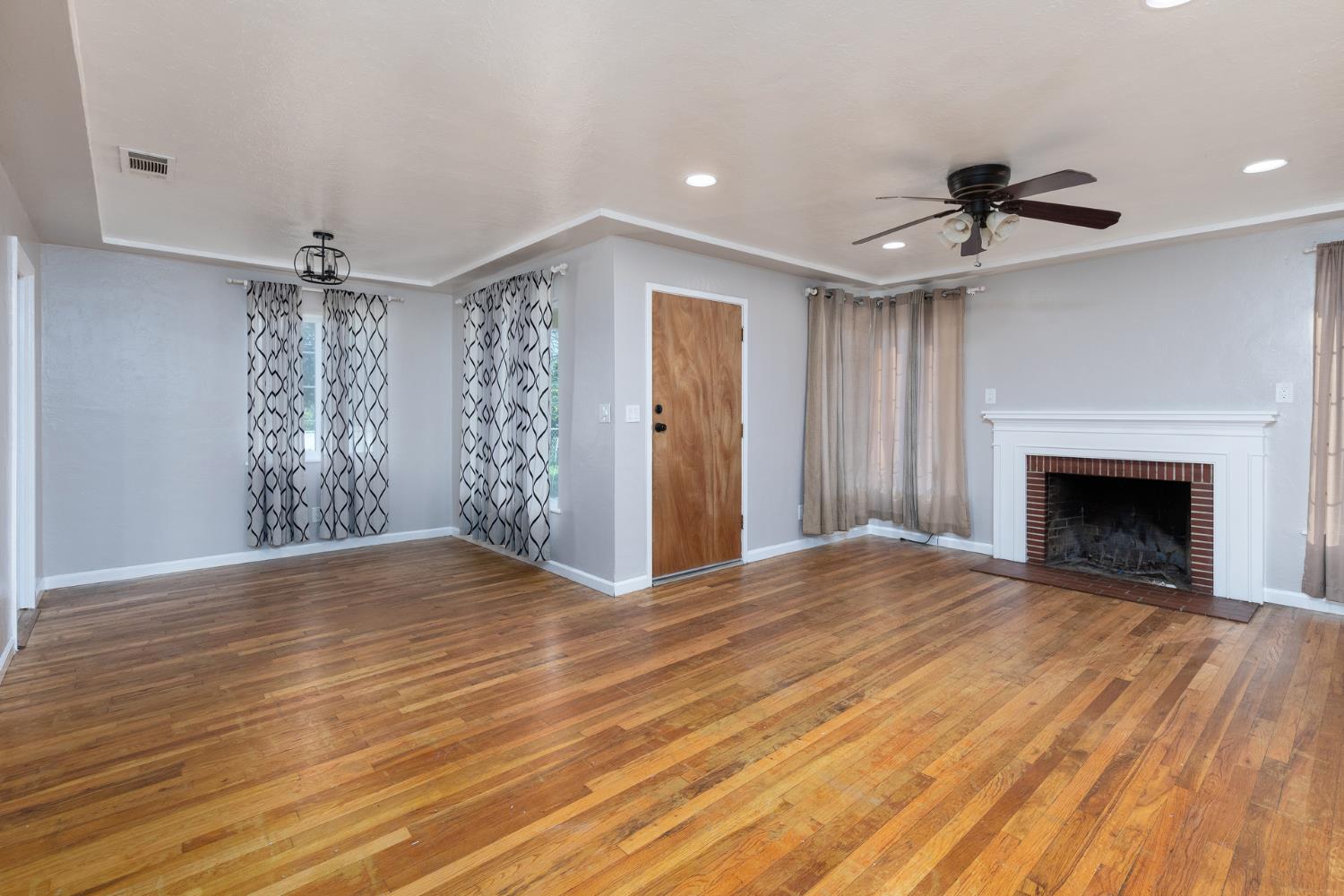 266 E Linden Ave, Reedley, CA 93654