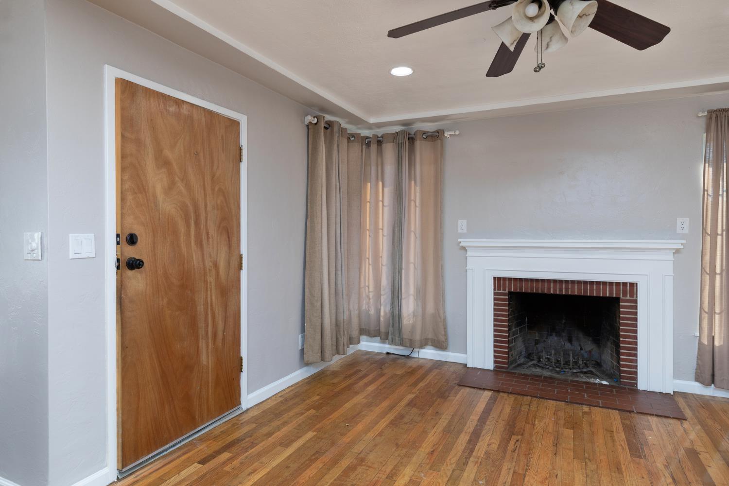 266 E Linden Ave, Reedley, CA 93654