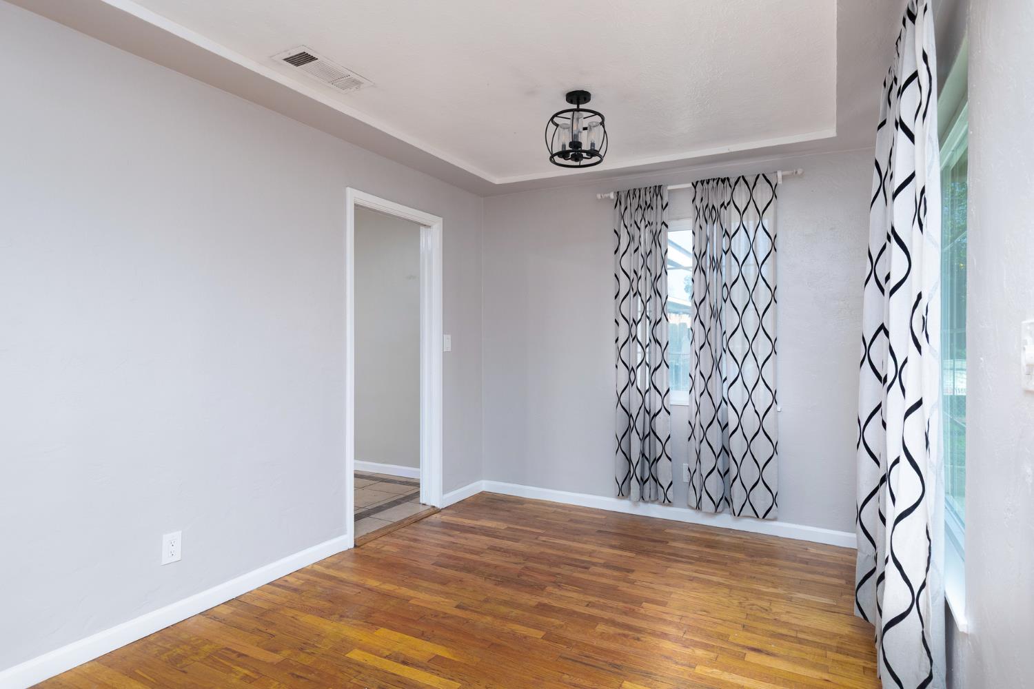 266 E Linden Ave, Reedley, CA 93654