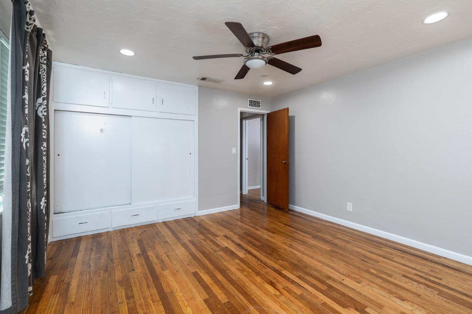 266 E Linden Ave, Reedley, CA 93654