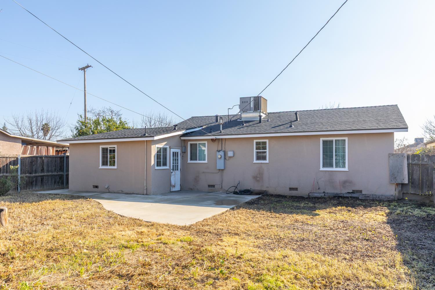 266 E Linden Ave, Reedley, CA 93654