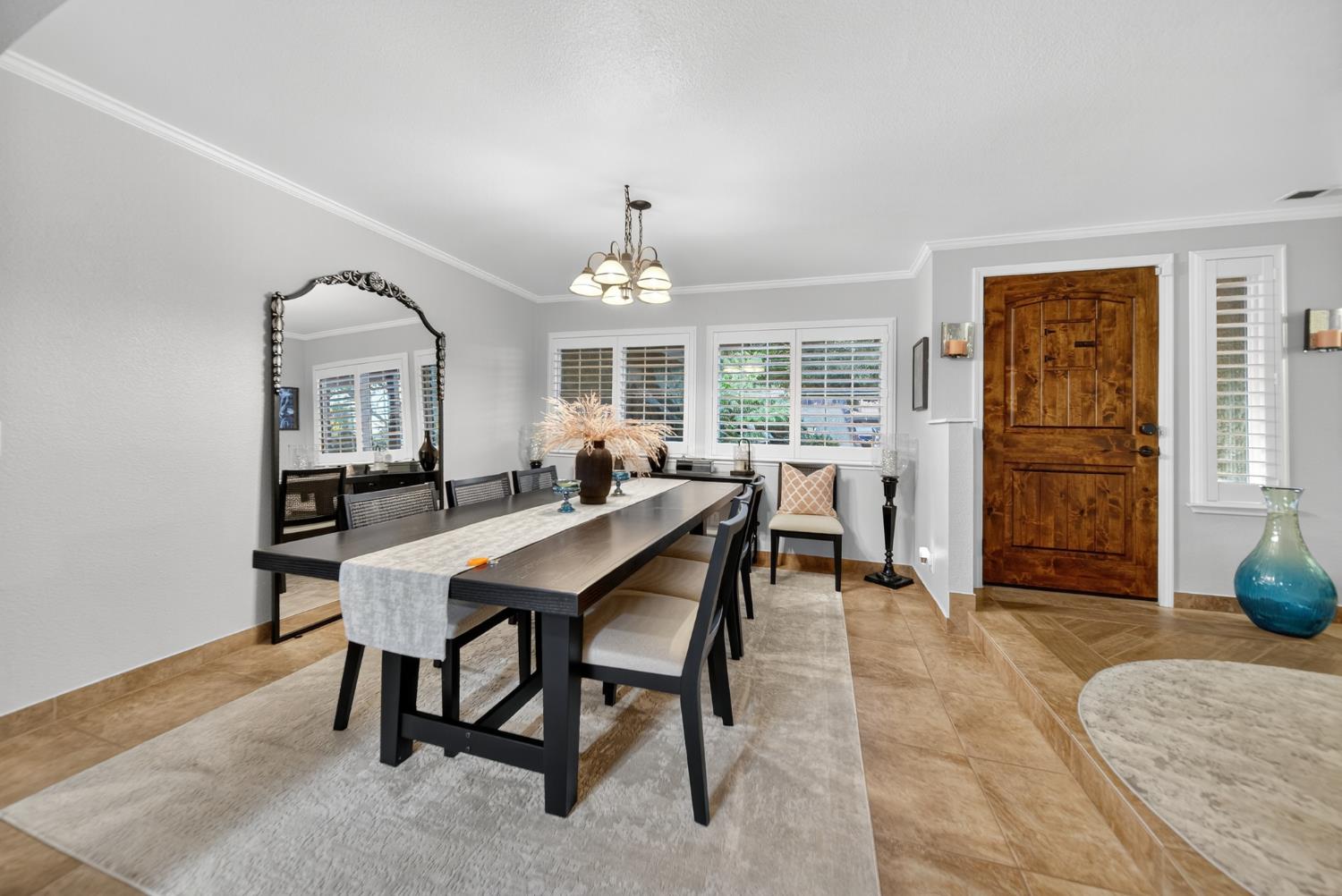 101 Mainberry Dr, Madera, CA 93637