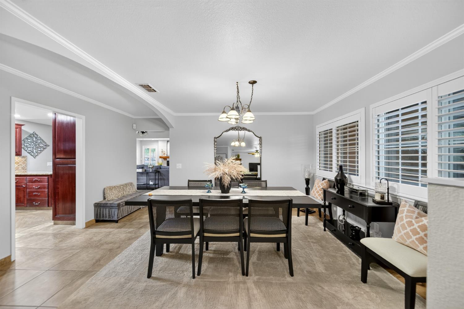 101 Mainberry Dr, Madera, CA 93637