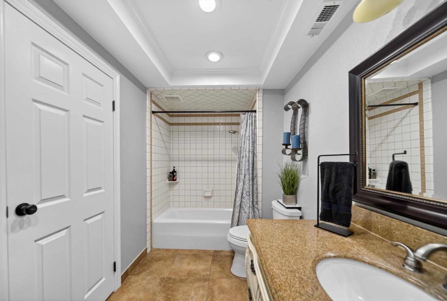 101 Mainberry Dr, Madera, CA 93637