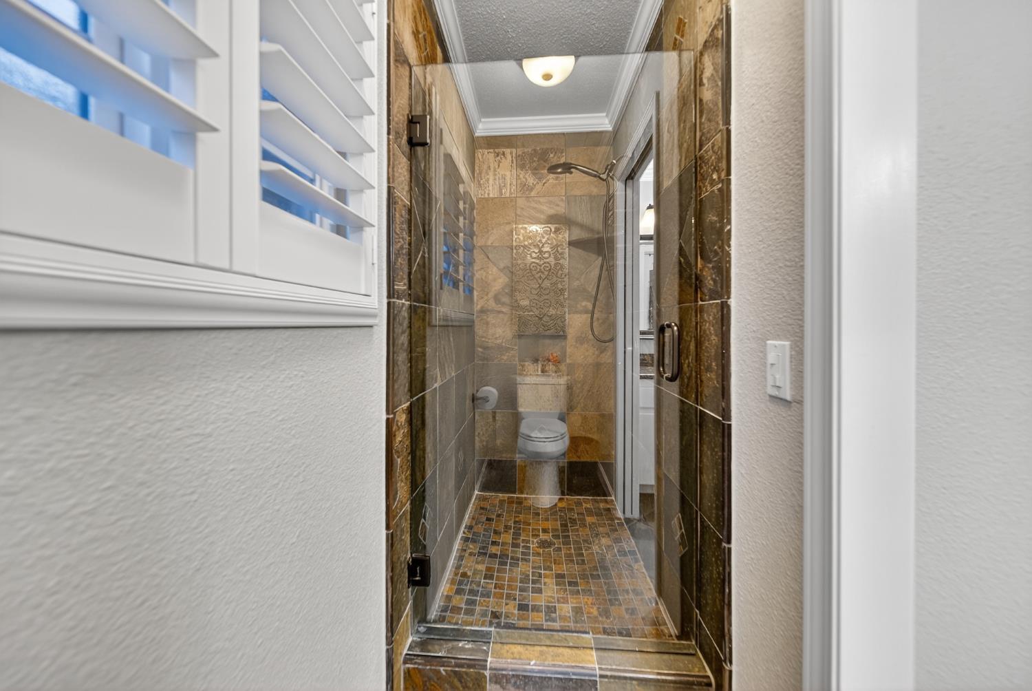 101 Mainberry Dr, Madera, CA 93637