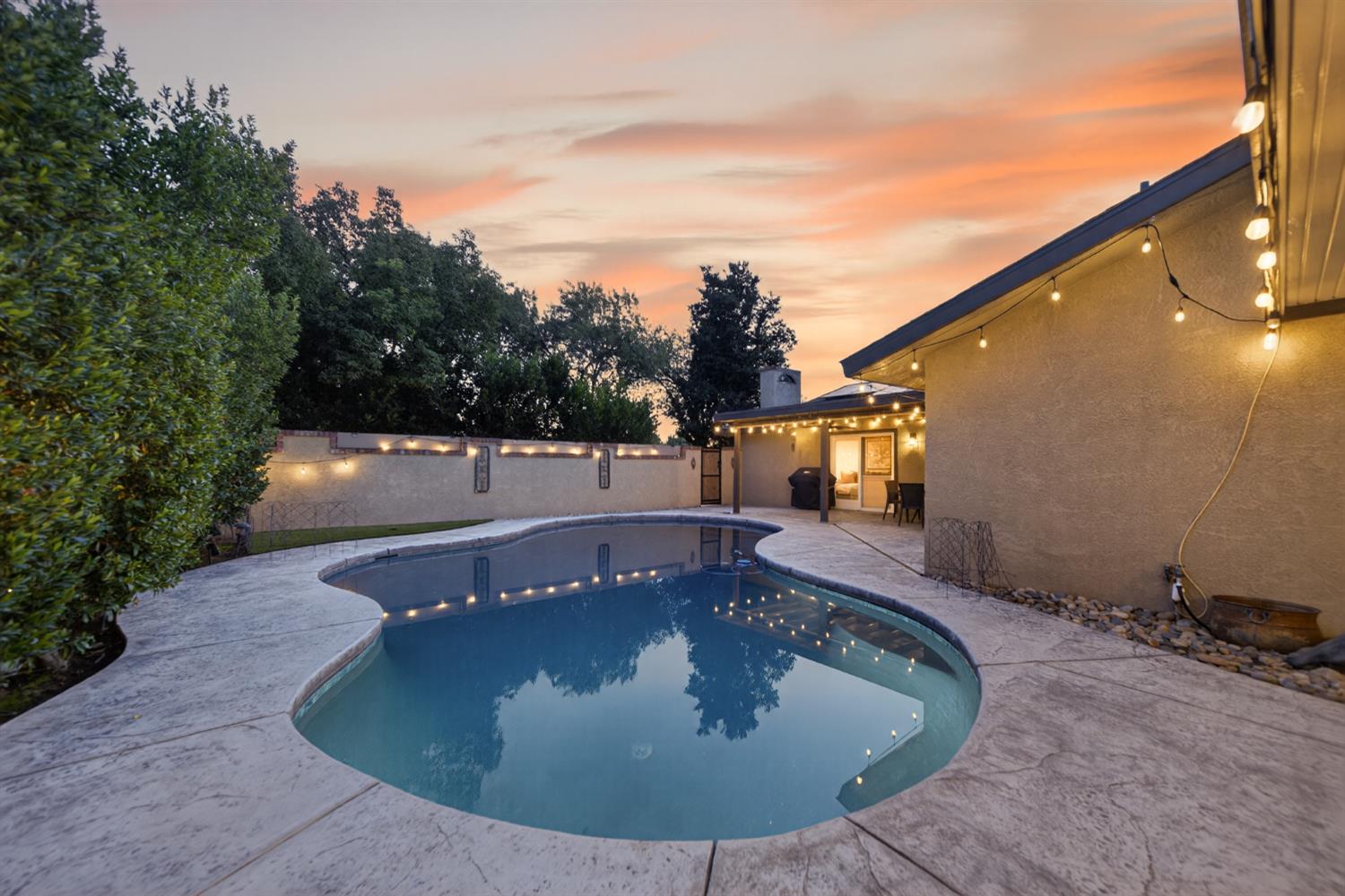 101 Mainberry Dr, Madera, CA 93637