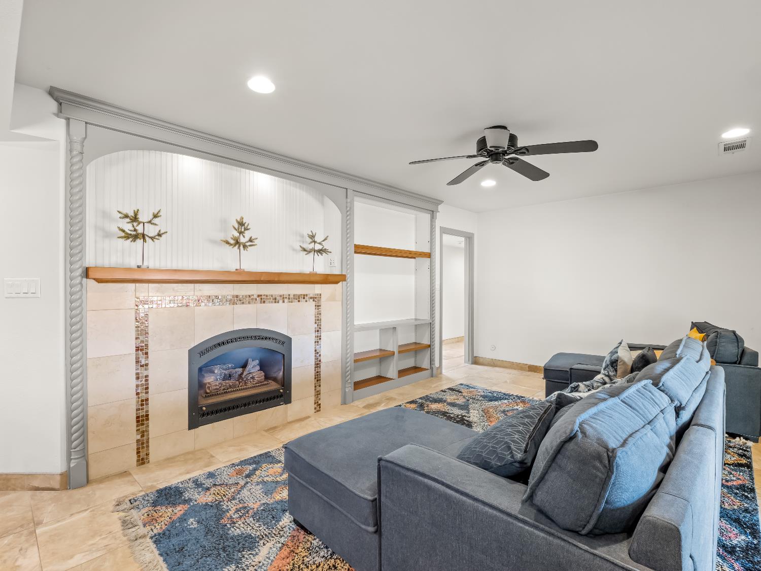 1726 W San Madele Ave, Fresno, CA 93711