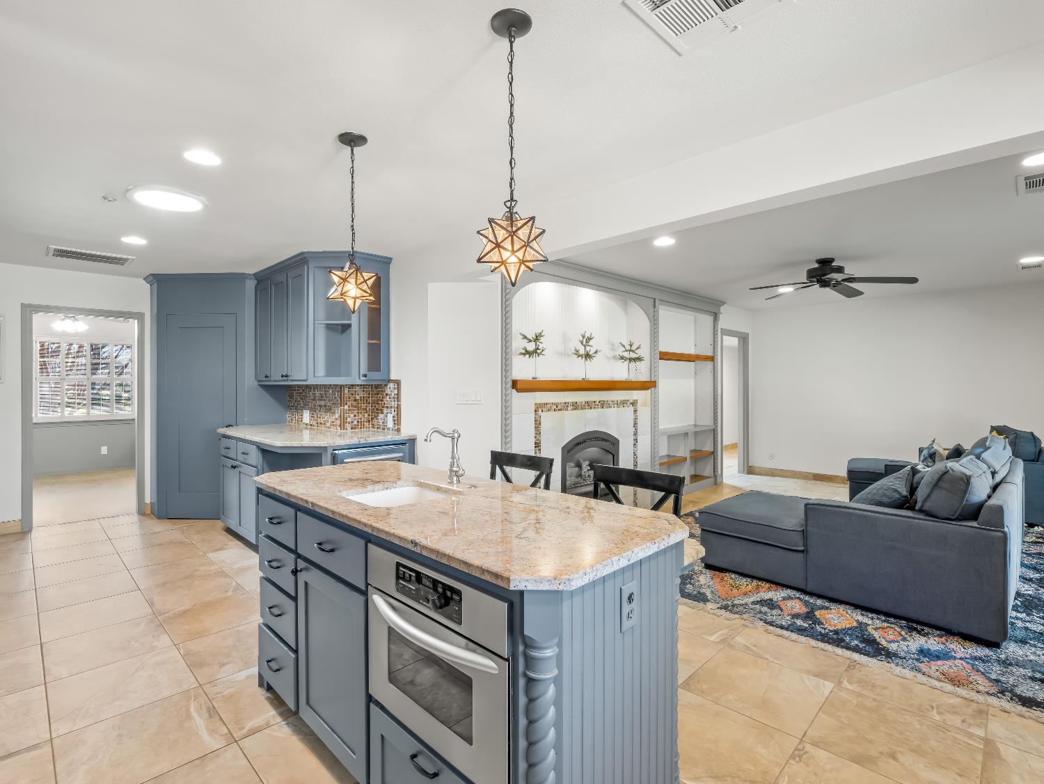 1726 W San Madele Ave, Fresno, CA 93711