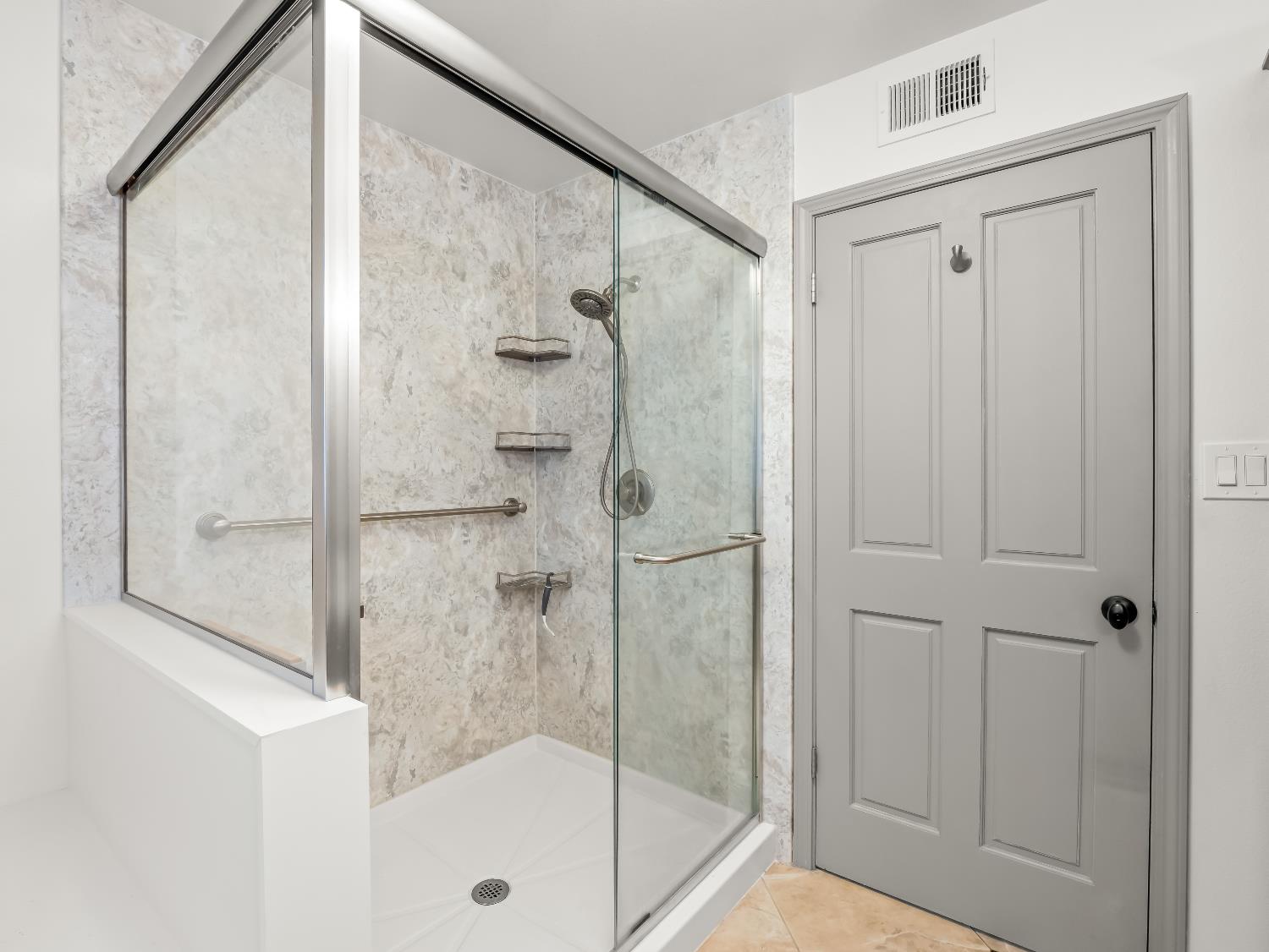 1726 W San Madele Ave, Fresno, CA 93711