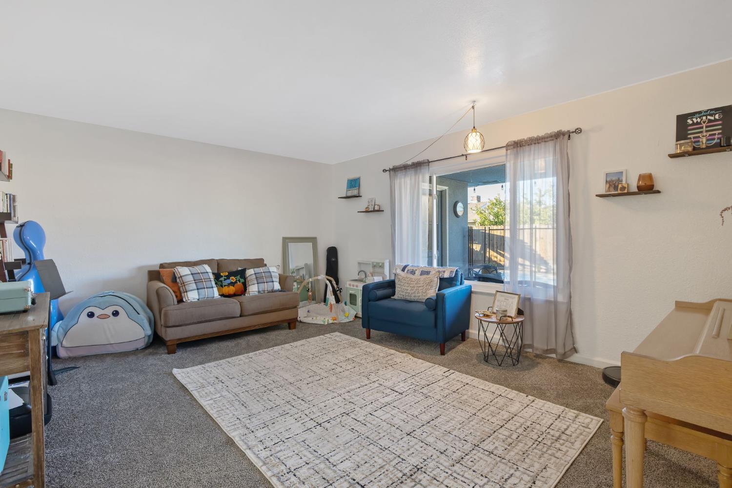 1310 E Sample Ave, Fresno, CA 93710