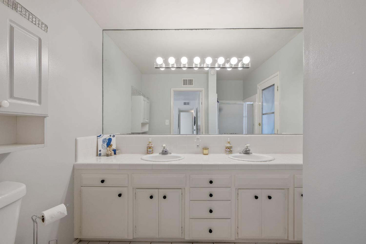 1310 E Sample Ave, Fresno, CA 93710