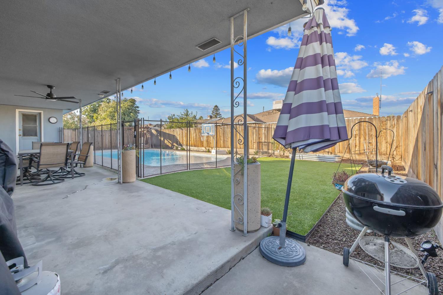 1310 E Sample Ave, Fresno, CA 93710