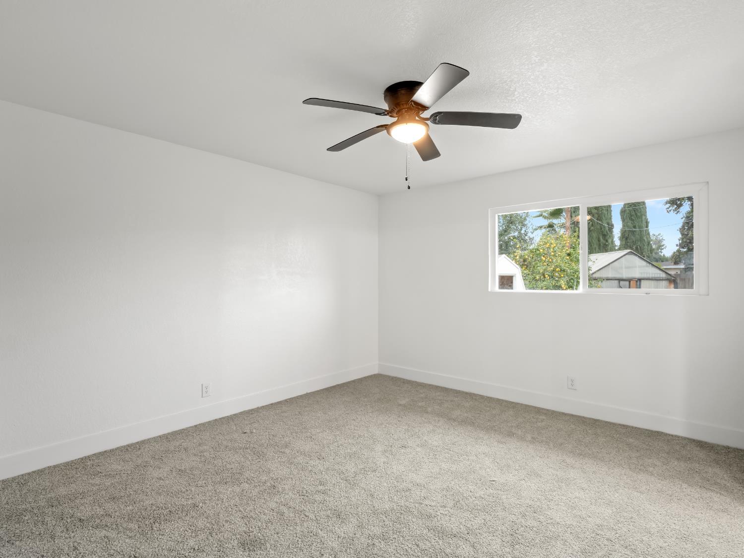 568 E San Ramon Ave, Fresno, CA 93710