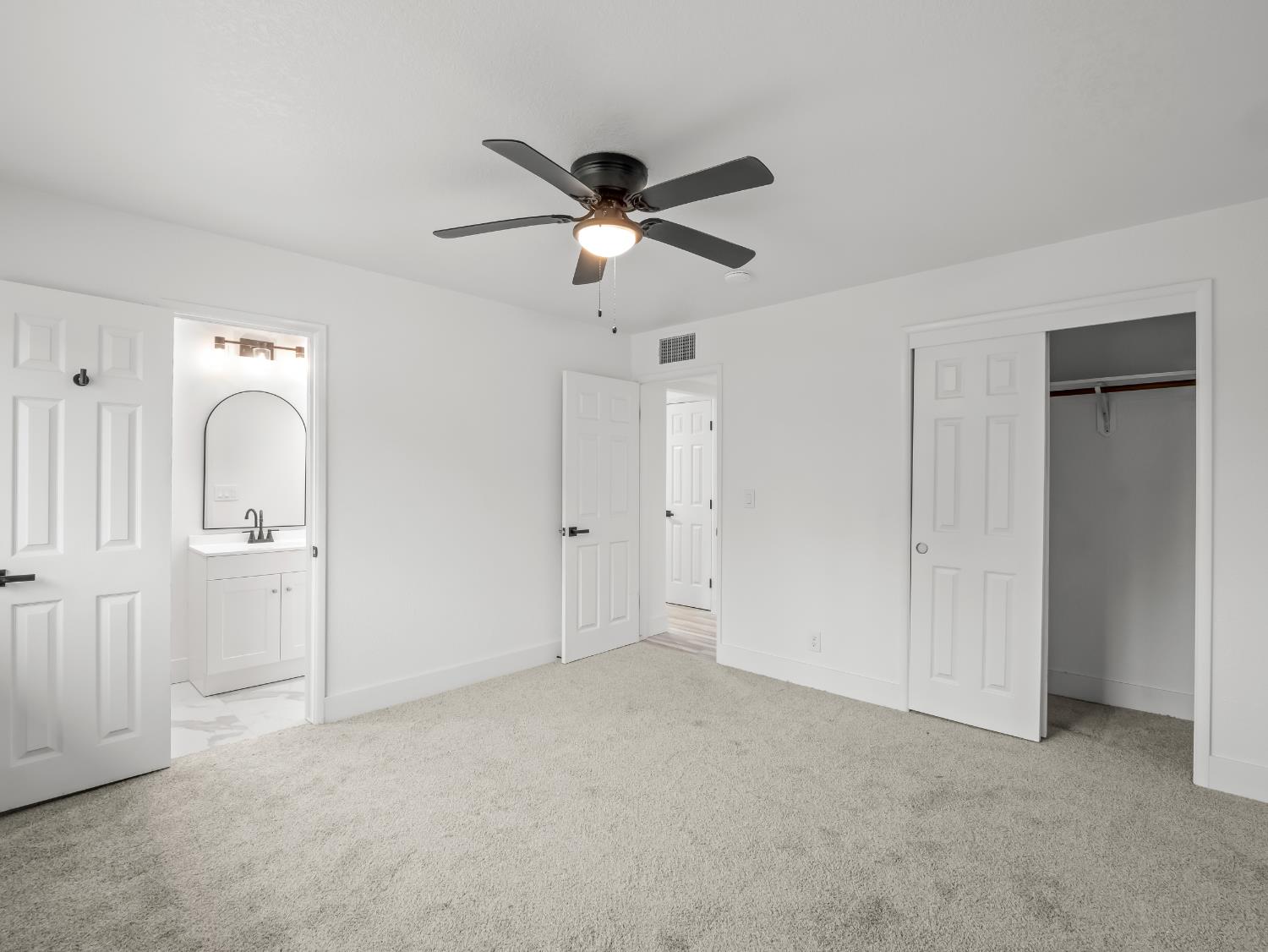 568 E San Ramon Ave, Fresno, CA 93710