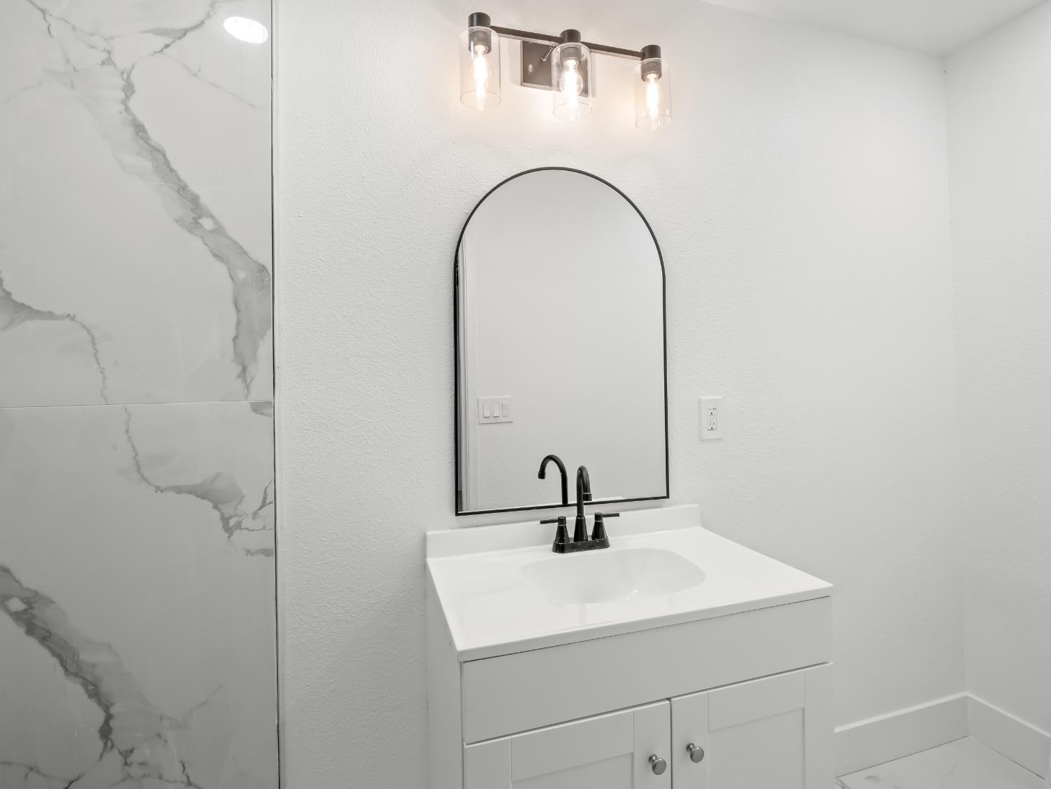 568 E San Ramon Ave, Fresno, CA 93710