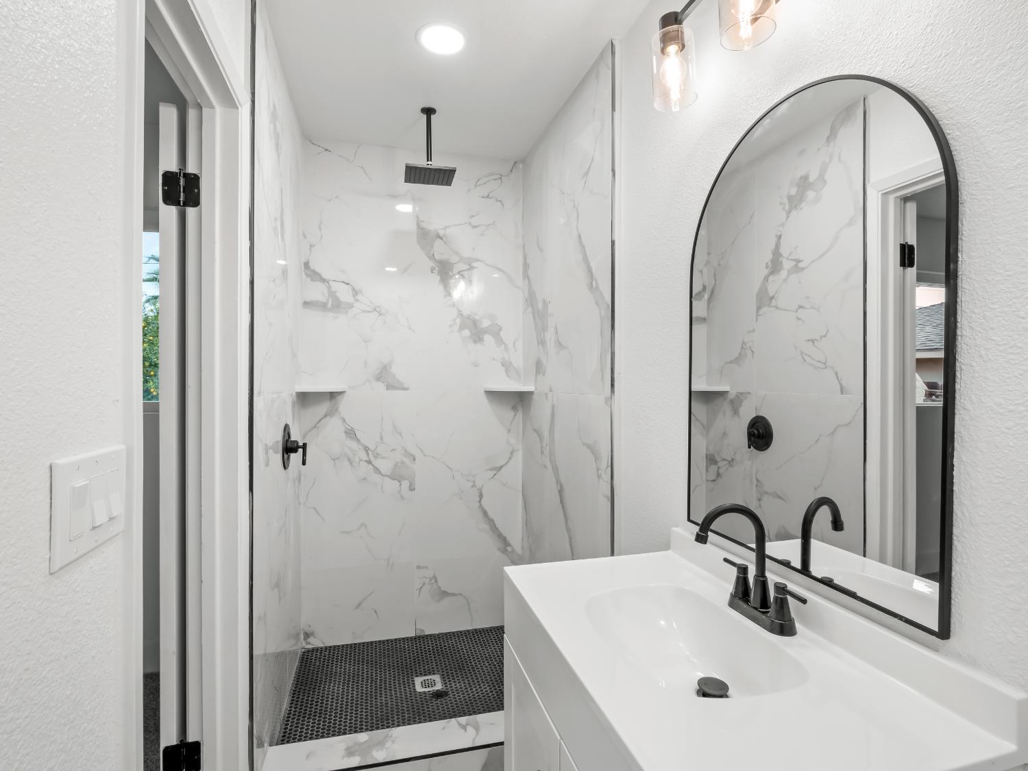 568 E San Ramon Ave, Fresno, CA 93710