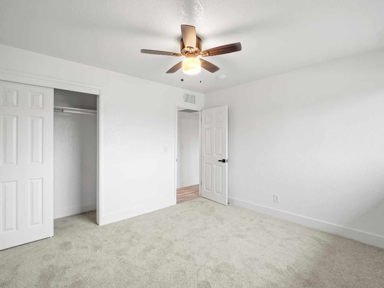 568 E San Ramon Ave, Fresno, CA 93710