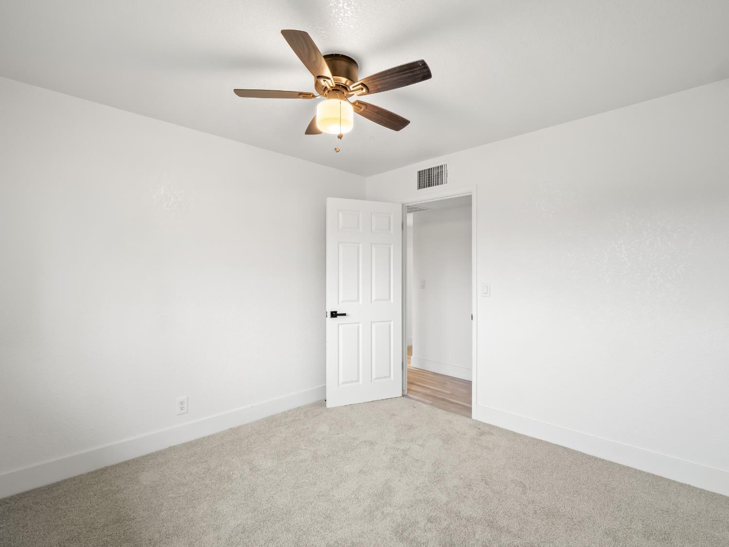 568 E San Ramon Ave, Fresno, CA 93710