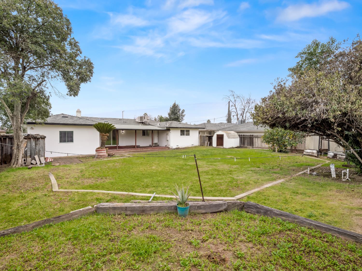 568 E San Ramon Ave, Fresno, CA 93710