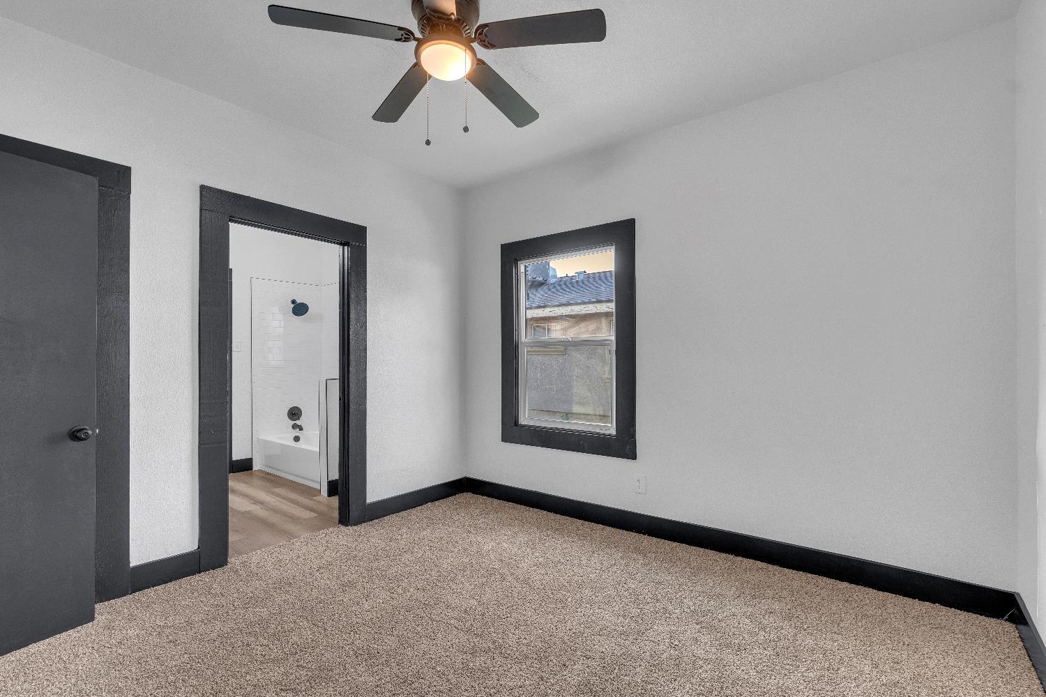 13475 Pear St, Caruthers, CA 93609