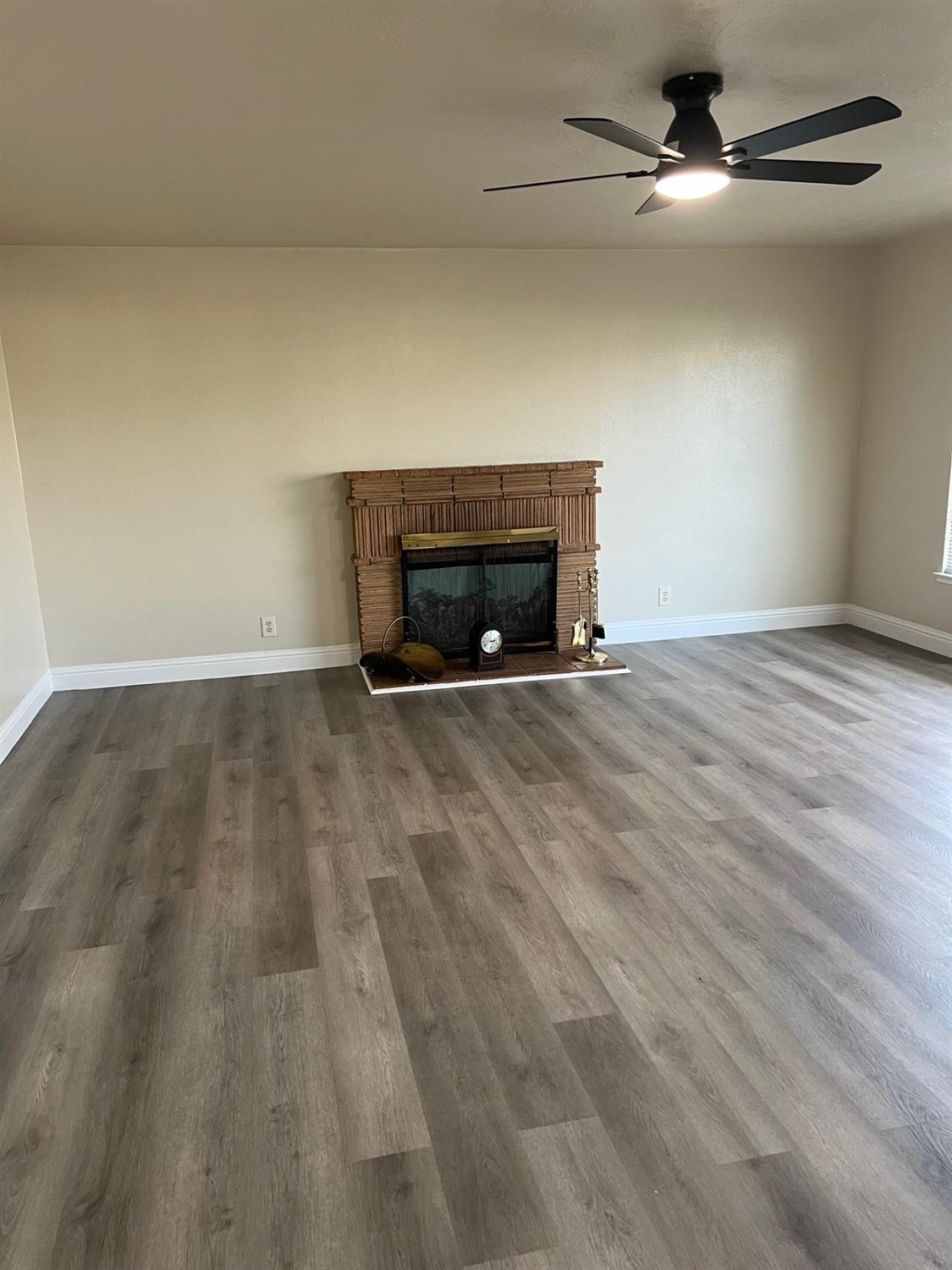 3934 E Sussex Way, Fresno, CA 93726