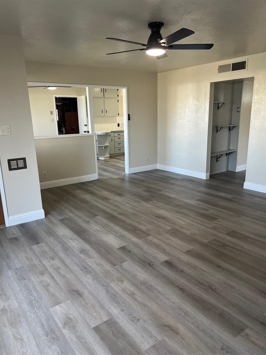 3934 E Sussex Way, Fresno, CA 93726