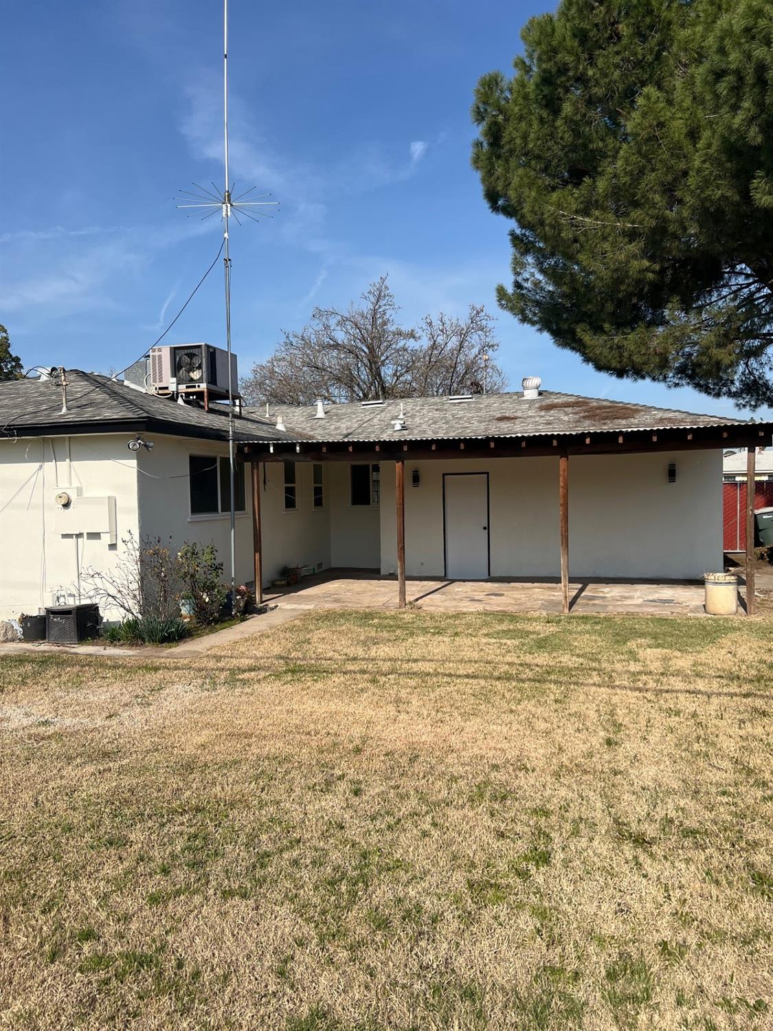 3934 E Sussex Way, Fresno, CA 93726