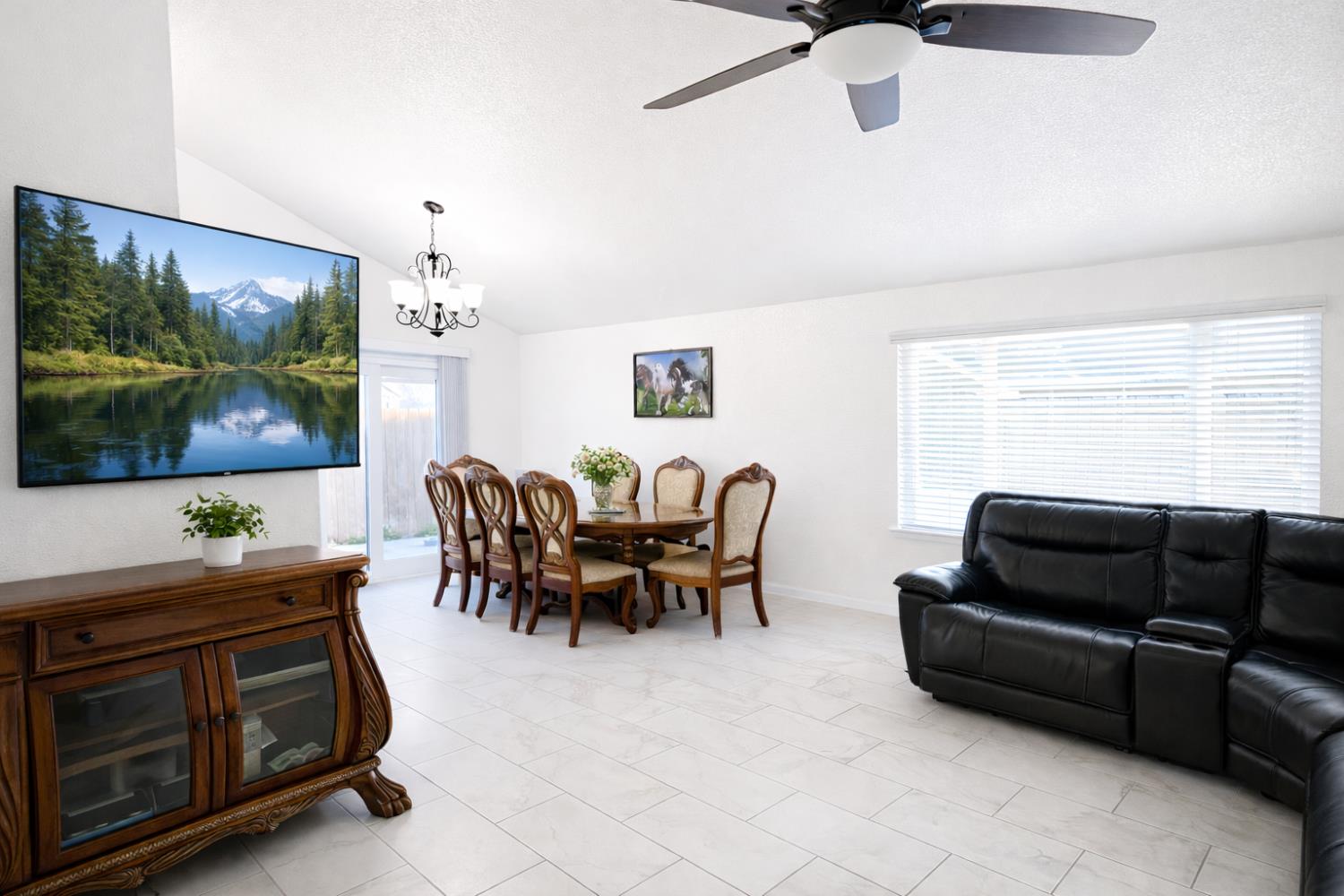 6552 N Blythe Ave, Fresno, CA 93722