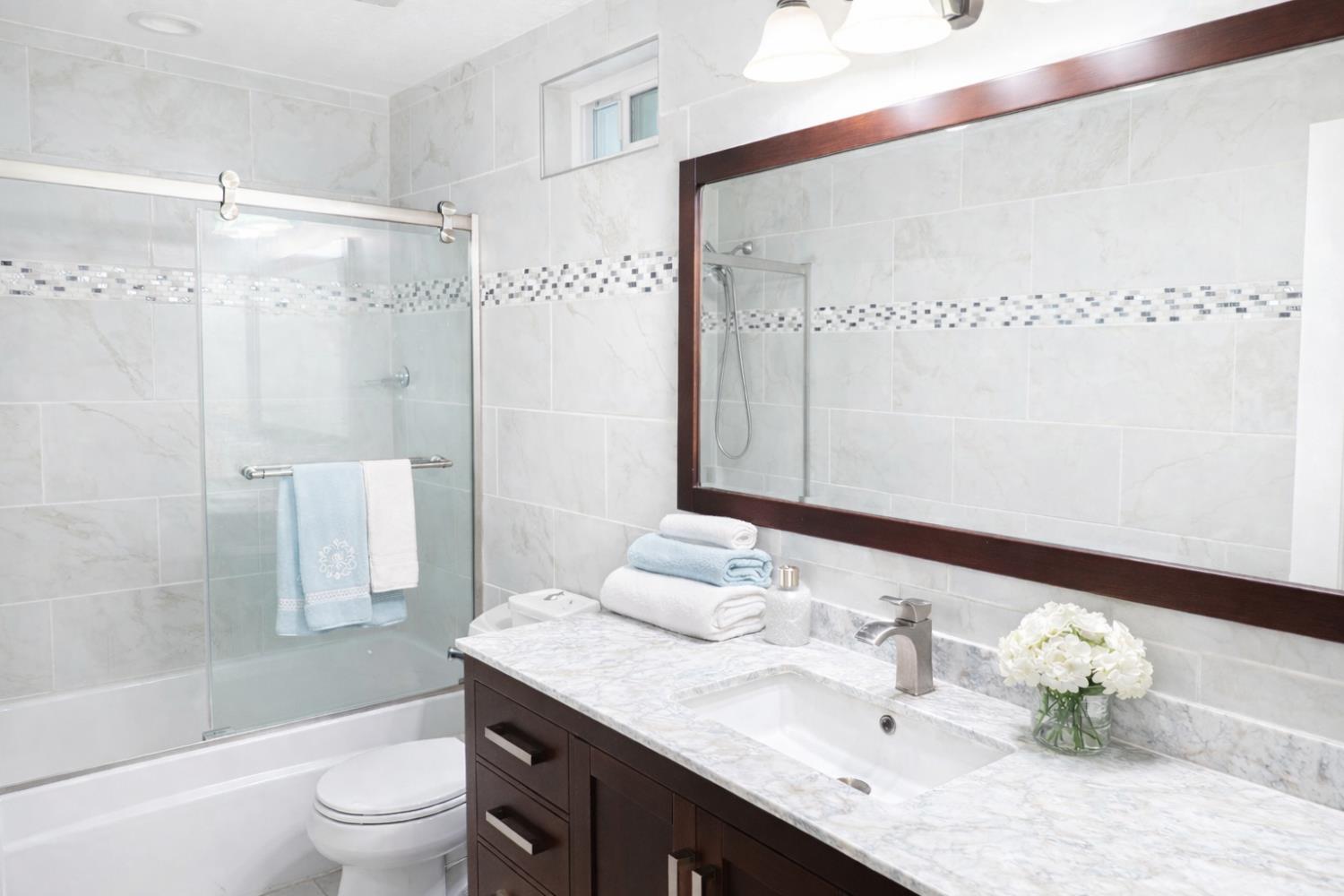 6552 N Blythe Ave, Fresno, CA 93722