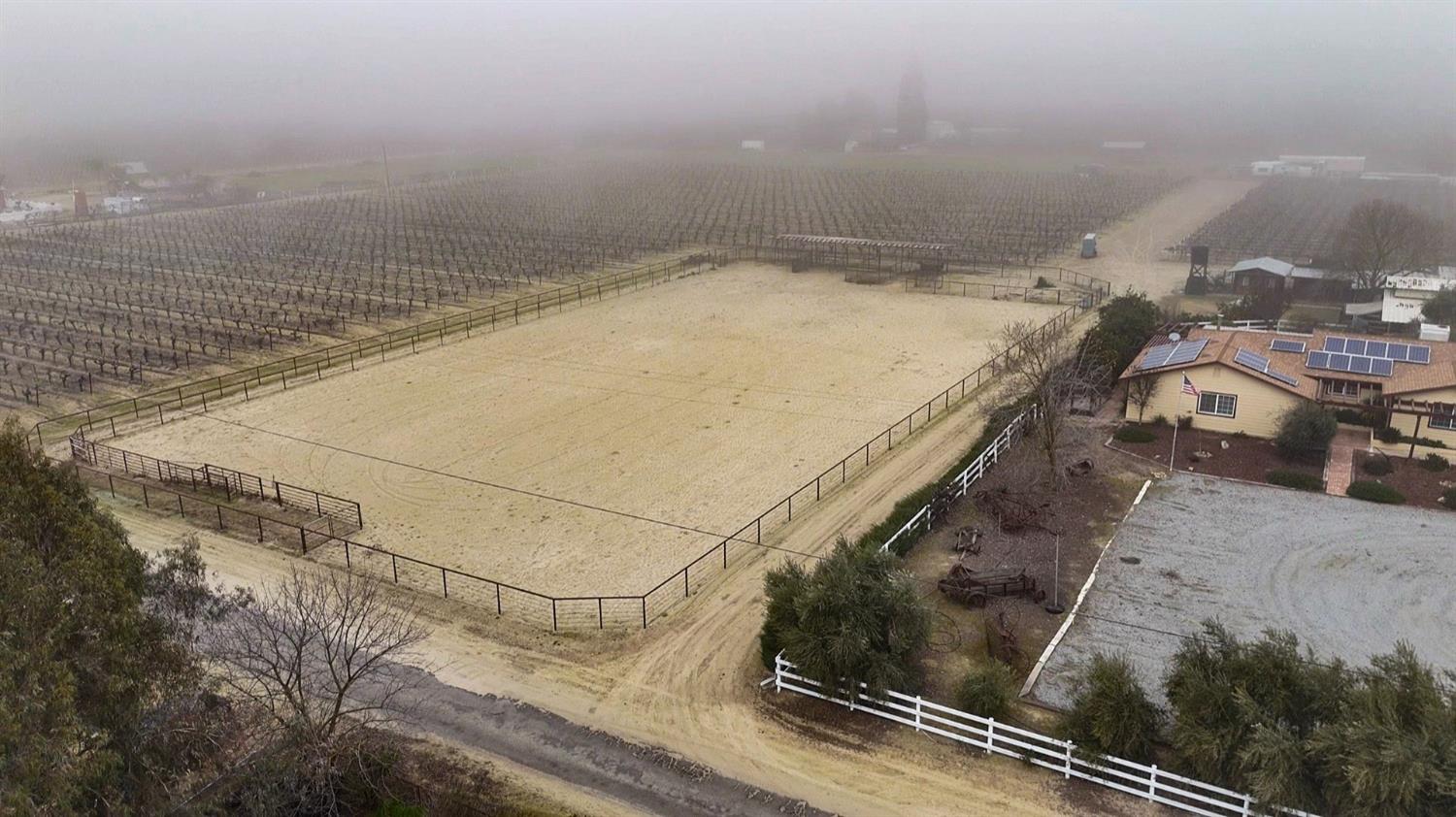 2104 W Magnolia Ave, Caruthers, CA 93609