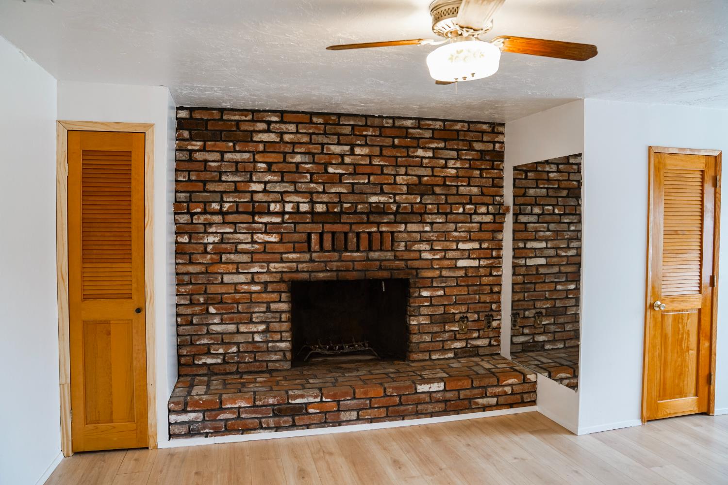 2104 W Magnolia Ave, Caruthers, CA 93609