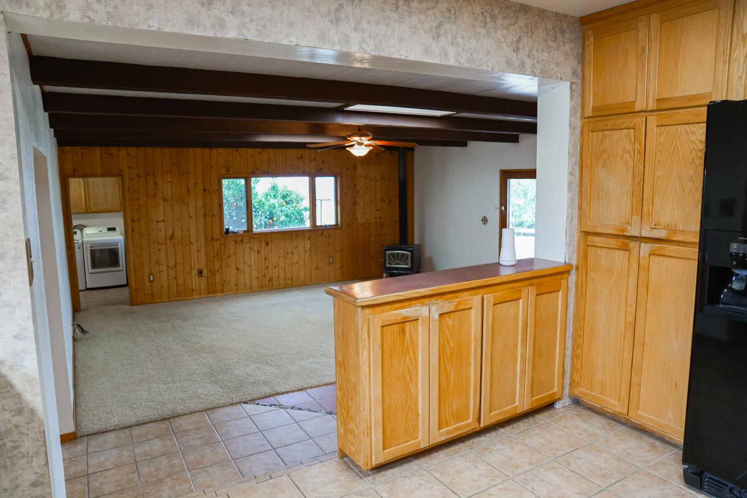 2104 W Magnolia Ave, Caruthers, CA 93609