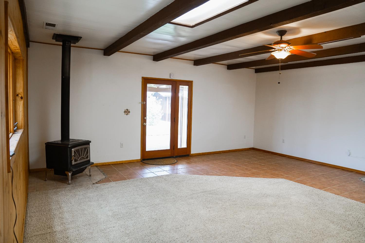 2104 W Magnolia Ave, Caruthers, CA 93609