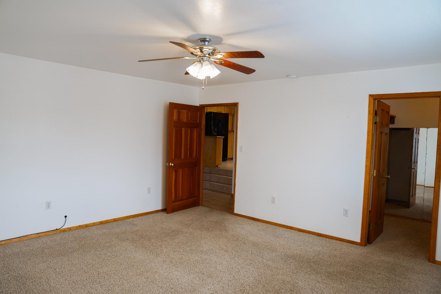 2104 W Magnolia Ave, Caruthers, CA 93609