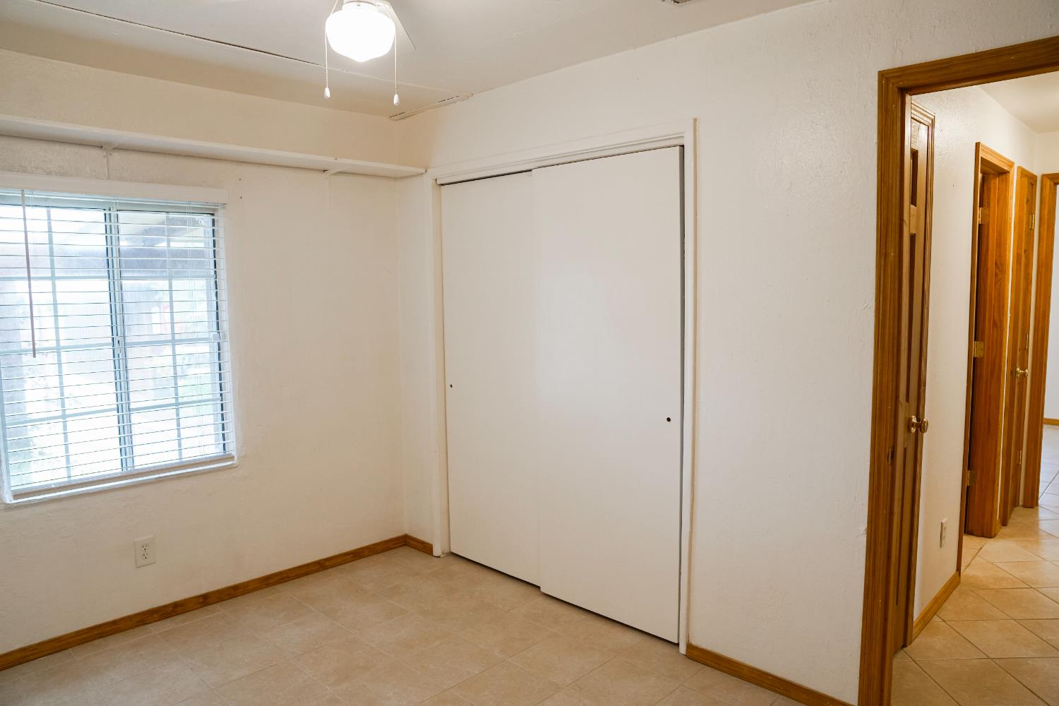 2104 W Magnolia Ave, Caruthers, CA 93609