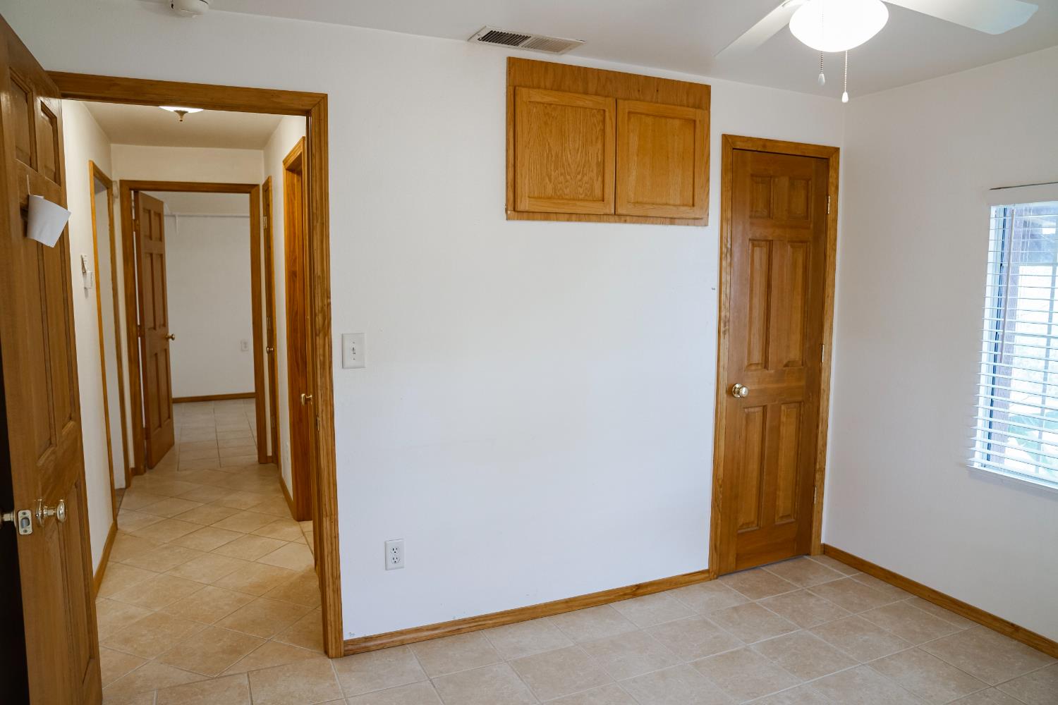 2104 W Magnolia Ave, Caruthers, CA 93609